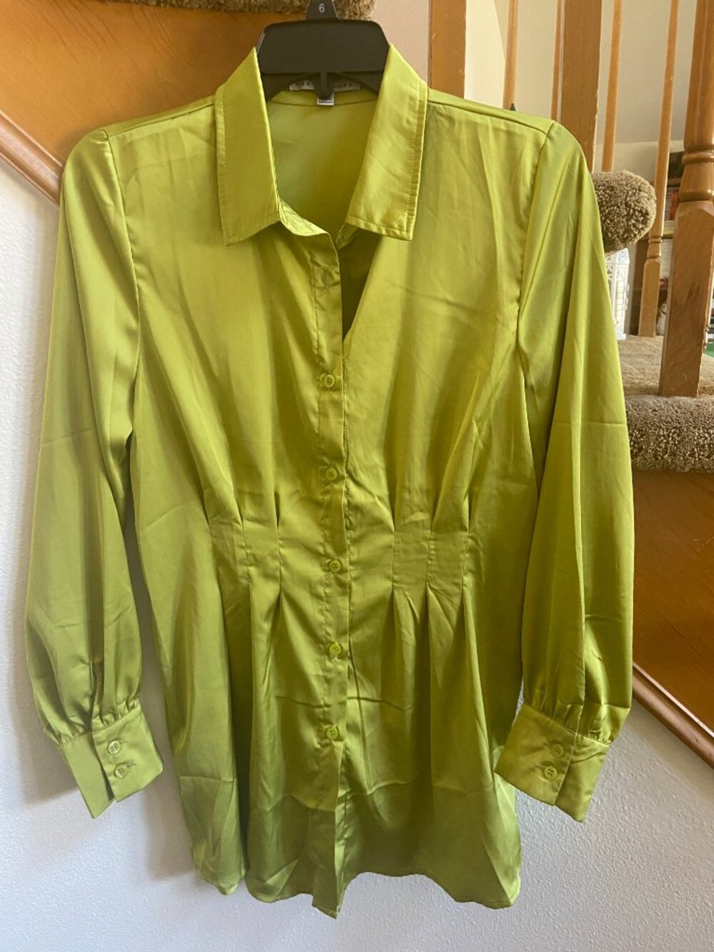Haute Monde peridot / chartreuse green satin blouse sz S never worn